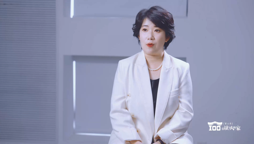 2025新澳管家婆精准大全四不象,一个碳纤维机盖为何要等三个月,典故解疑_增强版V10.10